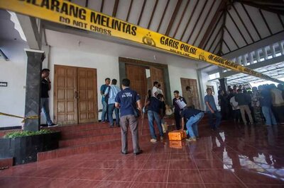 Police Shoot Sword-Yielding Man During Attack On Indonesian Church