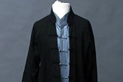 Mao suit passe, naked pics better