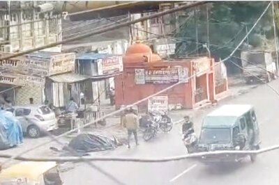 Kanpur: In Bid to Overtake, 17-yr-old on Two-wheeler Killed After Colliding with Autorickshaw | WATCH