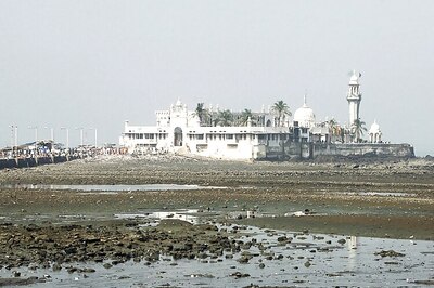 Muslim women stage protest, demand entry into Mumbai's Haji Ali Dargah