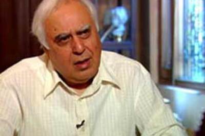 Sibal plans independent panel to rate schools