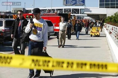 TSA agent killed, six wounded in Los Angeles airport shooting