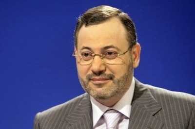 Detained Al-Jazeera journalist Ahmed Mansour freed from custody in Berlin