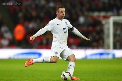 Wayne Rooney joins Jimmy Greaves on 44 goals with penalty against Slovenia