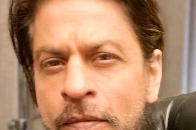 Shah Rukh Khan Has a Hilarious Reply To a Fan Who Asks 'Why Are You So Hot?'