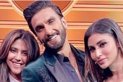 The Big Picture: Ranveer Singh Does the 'Naagin' Dance for Ekta Kapoor, Mouni Roy