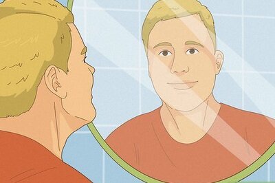 How to Use a Nose Trimmer