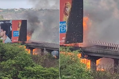 Traffic Hit on Mumbai-Pune Expressway as 4 Killed in Tanker Accident; 'Fiery Balls of Chemical' Witnessed
