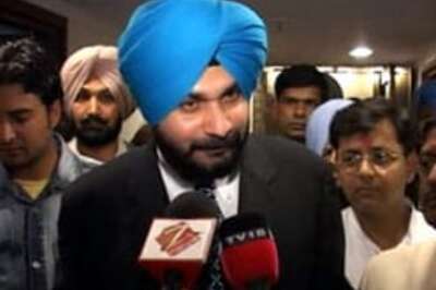 Sidhu can't hit a fly: Shekhar Suman