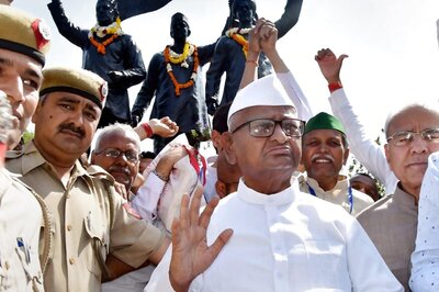 As Anna Hazare Continues Hunger Strike, People in His Village Protest 'Sholay' Style
