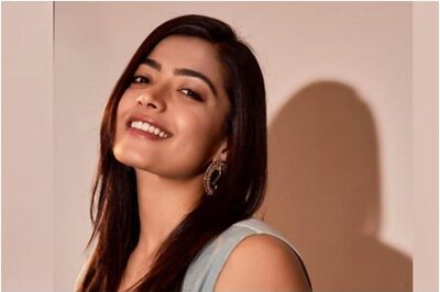 Rashmika Mandanna Shows off Her Cool Dance Moves at Hyderabad Airport, Watch Video