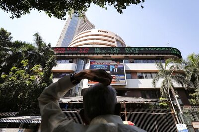 Market Meltdown: Sensex Crashes 699 Points to Crack 27,000-Mark