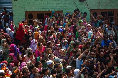 All Mobile Services Except BSNL Suspended in Kashmir Ahead Of Eid