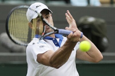 Roddick downs Baker to move into 2nd round