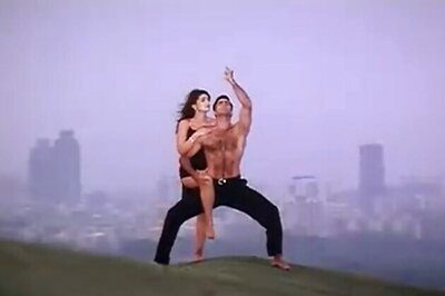 'Khiladi' or 'No. 1': Which franchise is bigger?