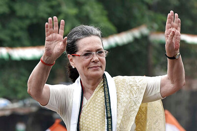 Sonia Meets NC's Omar Abdullah to Discuss Joint Presidential Candidate