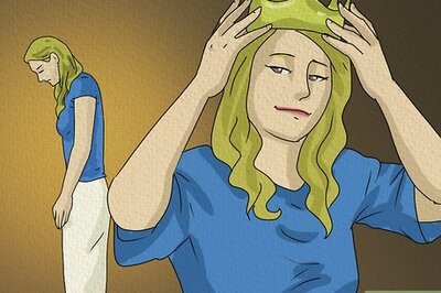 Exploring Insecure Narcissism: Traits, Behaviors, Causes & More