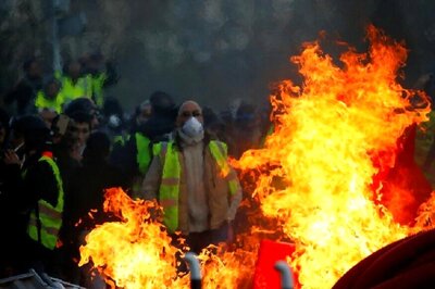 Paris Braces for May Day Rallies as Yellow Vests, Trade Unions Are Likely to Rock France