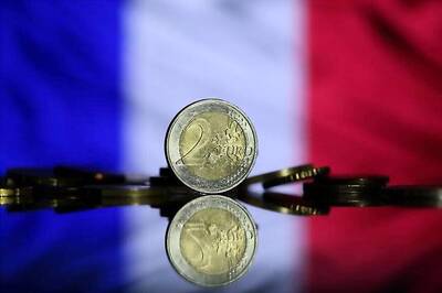 Homeless Man Hits Gold: 'Finds' 300,000 Euros in Paris office