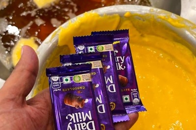 Hyderabad Food Joint Sells Apple, Chocolate Bhajiyas and Locals Are Surprisingly Loving Them