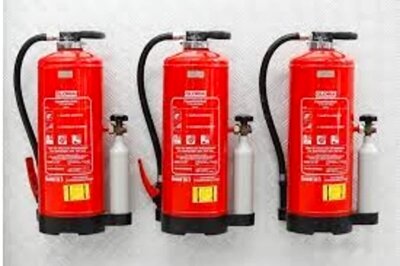 Delhi Police Nabs Two For Selling Fire Extinguishers As Oxygen Cylinders To Kin of Covid Patients