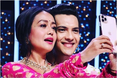 Aditya Narayan, Neha Kakkar All Set to Exchange Garlands in Leaked 'Wedding' Video, Watch Here