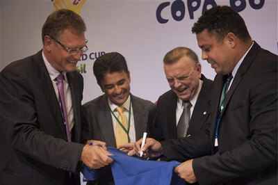 Brazilians name 2014 World Cup ball 'Brazuca'