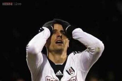 Berbatov will consider leaving Fulham, says agent