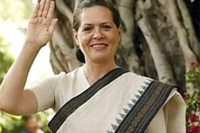 Throw out Mulayam rule: Sonia