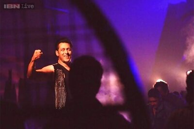 Behind the scenes: Salman Khan spotted shooting for a new song for 'Kick'