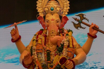 Lalbaugcha Raja: First Look of Mumbai’s Favourite Deity Unveiled On Ganesh Chaturthi, Watch Video