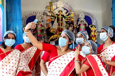 Mamata Banerjee Visits Popular Durga Puja Marquees in, Urges People to Follow Covid-19 Protocol