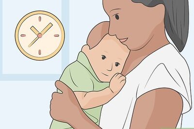 How to Do Tummy Time with a Newborn
