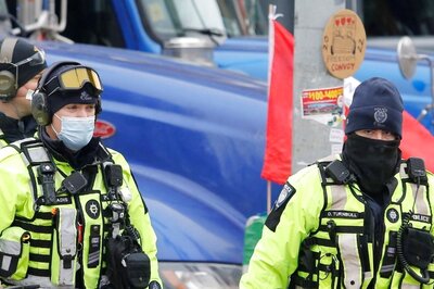 Canadian Authorities Scramble to End Anti-vaccine Mandate Protests