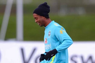 Ronaldinho snubs Besiktas to stay with Atletico, say club