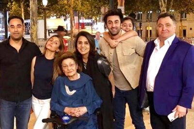 Ranbir Kapoor Joins Riddhima, Samara, Rishi to Celebrate Mom Neetu's Birthday In Paris, See Pics