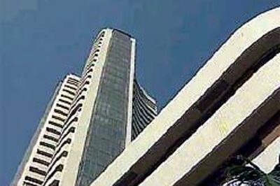 Markets on a free fall, Sensex sheds over 700 pts