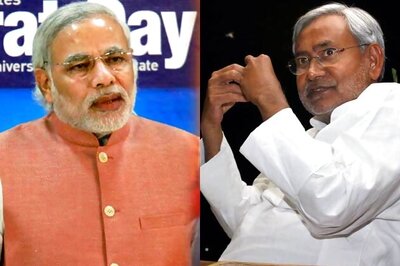Nitish Kumar takes a dig at Narendra Modi for trumpeting on Gujarat model