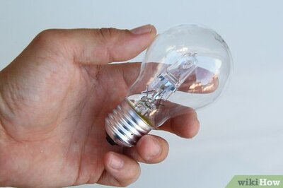A Guide to Painting Light Bulbs for Crafts & Projects