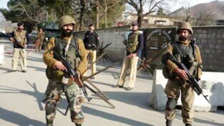 Suicide blast in Pakistan's Swat Valley kills 10