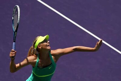 Maria Sharapova eases into fourth round at Miami