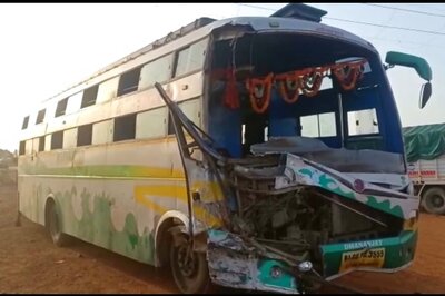 Migrant Worker and Driver Killed, Several Injured After Bus Collides With Truck in Chhattisgarh