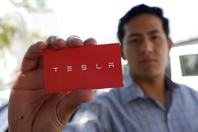 Tesla Hiring Event Flooded by Job Seeking Mexicans