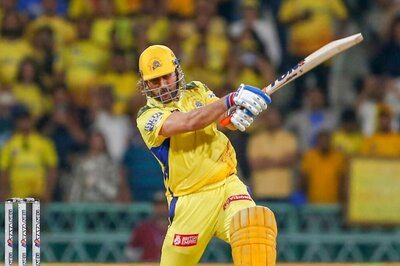 MS Dhoni Entertains With Another Blistering Cameo, Completes 5000 Runs as Wicketkeeper in IPL