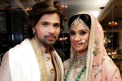 Himesh Reshammiya Ties the Knot With Longtime Girlfriend Sonia Kapoor, Shares First Photo