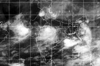 Schoolkids stranded in Gujarat hard rain