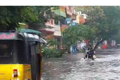 Heavy Rainfall Across Southern India Triggers Waterlogging, Schools to Remain Shut in TN, Puducherry on Saturday