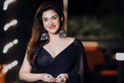 Actress Honey Rose Looks Stunning In This Black Chiffon Saree, See Pics