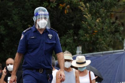 A Divided Nation: Western Australia Stays Shut as COVID Deaths Mount in East