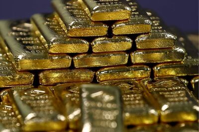 Gold Falls from One-Month High as Stocks Gain on Virus Slowdown Hopes